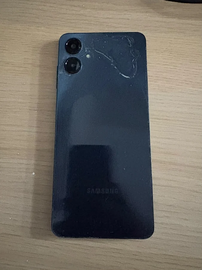 Samsung Android Phone thumbnail 2